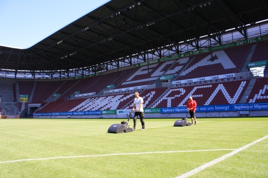 FC Augsburg používá vřetenové sekačky Swardman Edwin 55